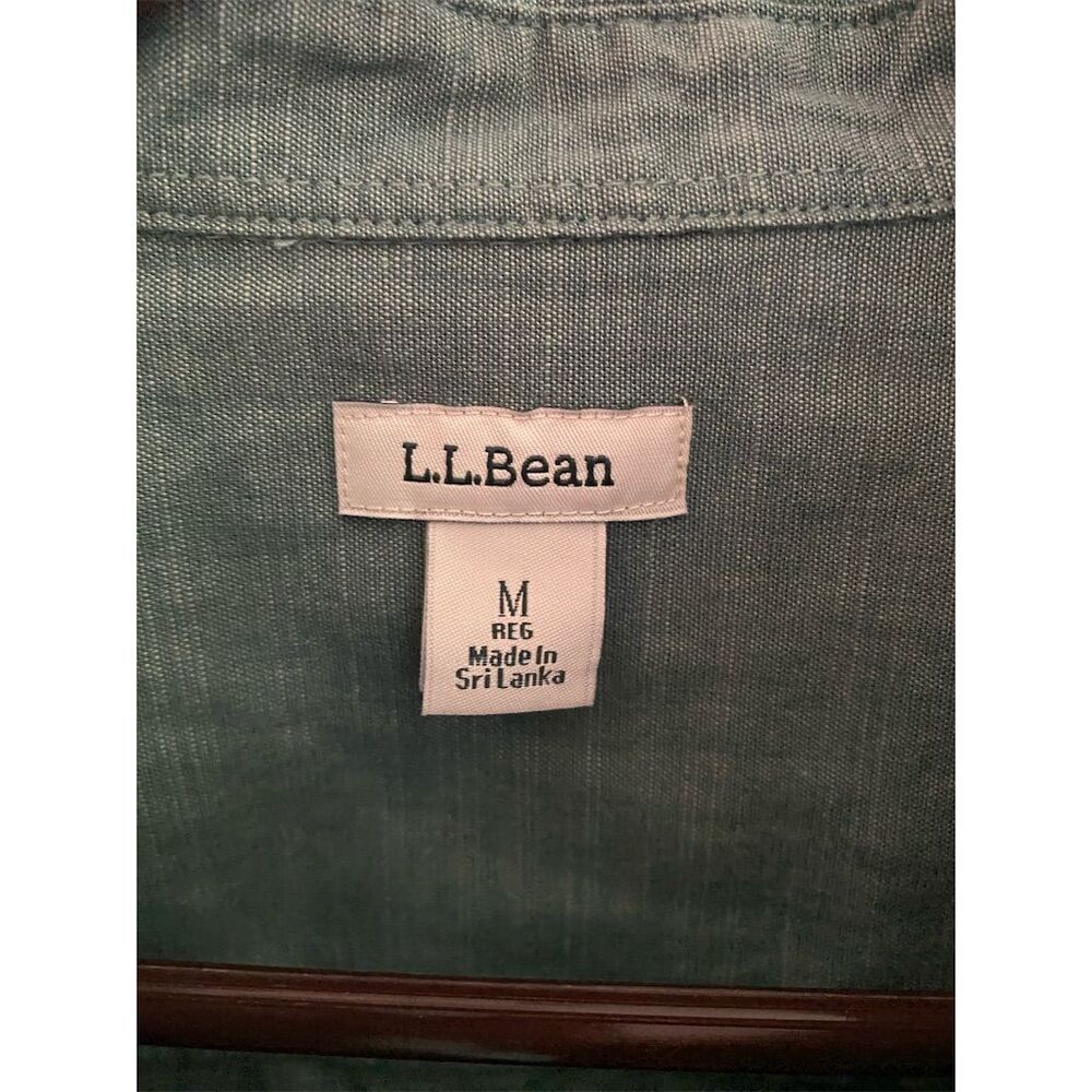 L.L. Bean Women's M Green Button-Up Shirt Short Sleeve Casual Top - Picture 2 of 3